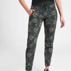 Athleta Trekkie North Floral Printed Stretch Jogger 16 Pull On Pants